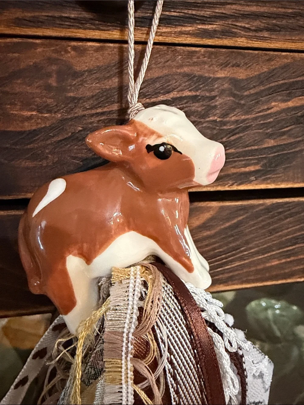 Salt shaker tassel